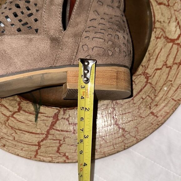 CG 9 Tan Faux Suede Laser Cut V Cut Ankle Booties - Picture 10 of 11